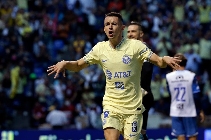 Fidalgo en celebración de gol