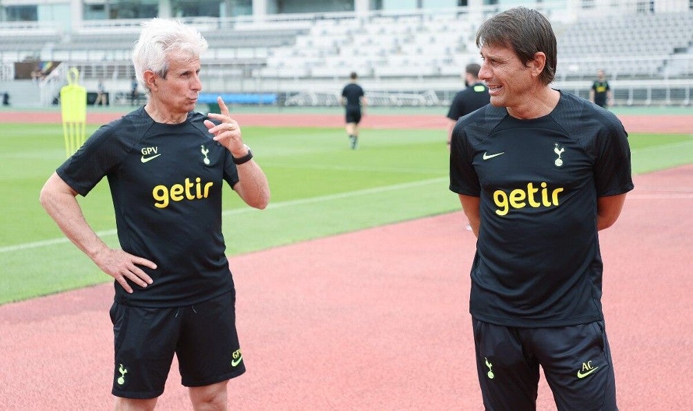 Gian Piero Ventrone junto a Antonio Conte