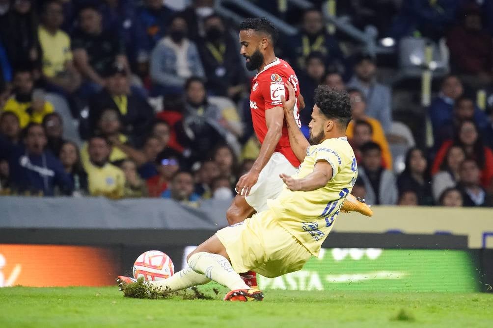 Bruno Valdez en partido con América