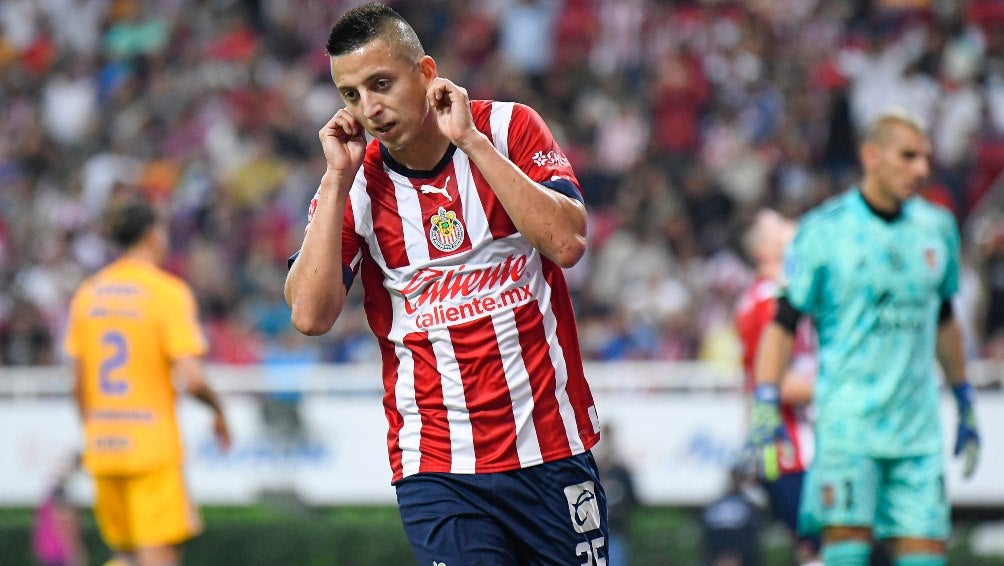 Piojo Alvarado con Chivas