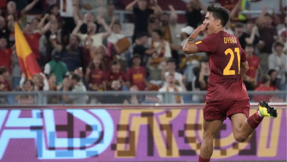 Paulo celebra con la Roma