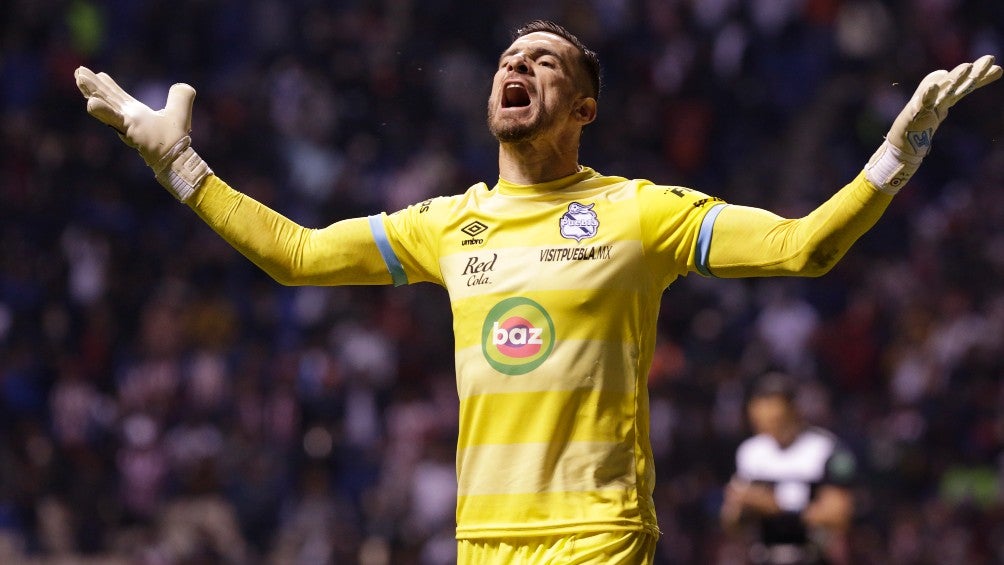 Antony Silva celebra durante juego de Repechaje ante Chivas en el AP21