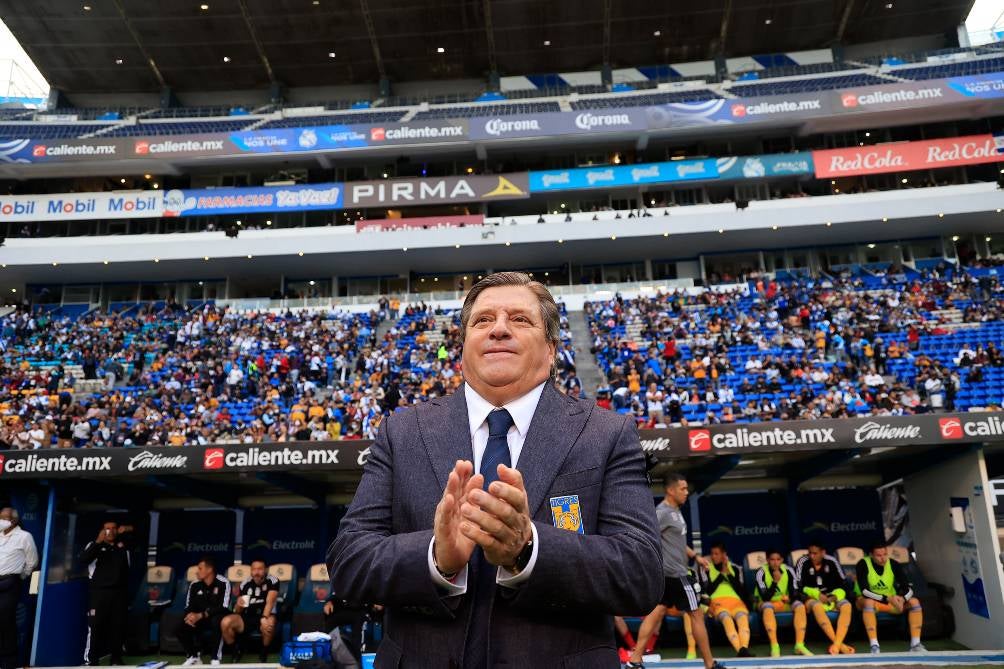 Miguel Herrera en partido con Tigres