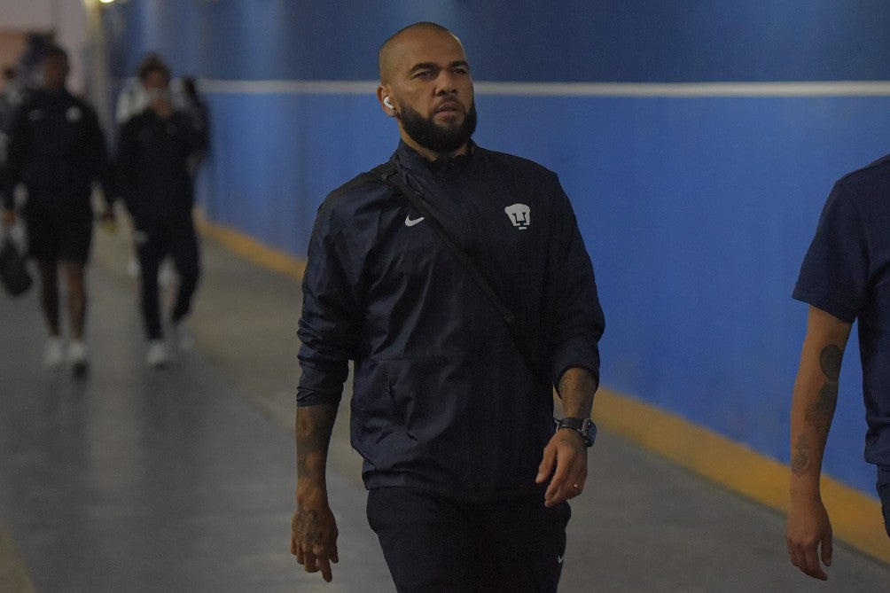 Dani Alves con Pumas