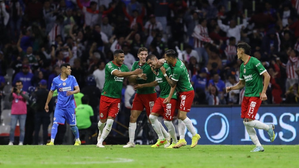 Chivas celebran ante Cruz Azul