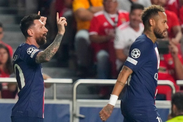 Messi y Neymar en festejo en la Champions League 