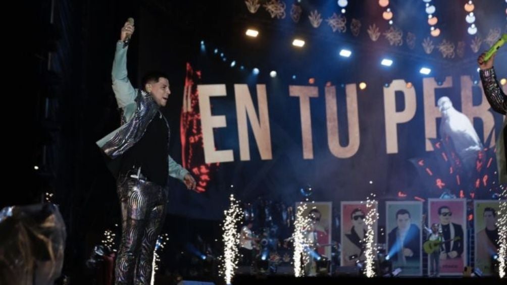 Grupo Firme en su presentación en el Zócalo