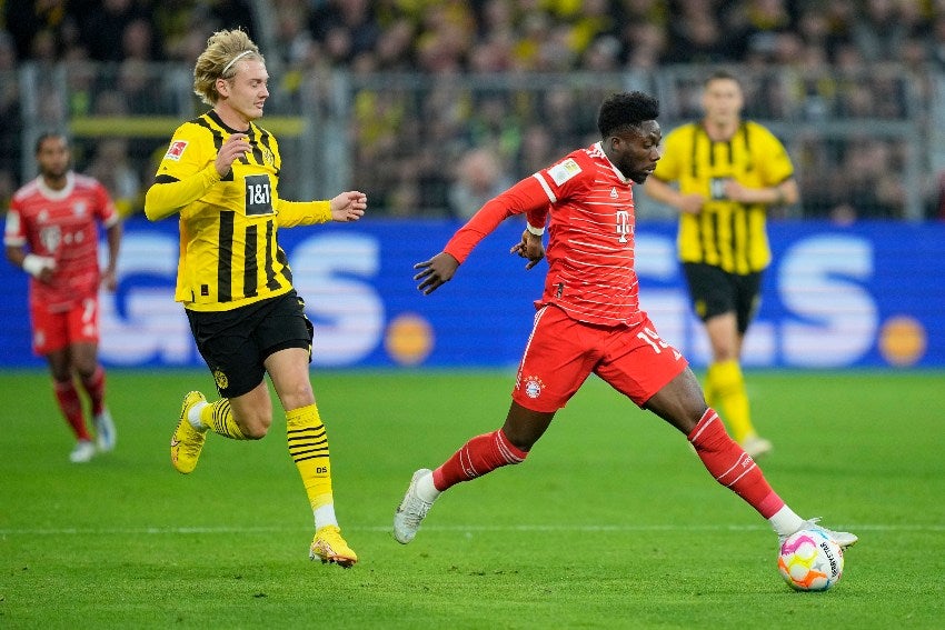 Davies en el partido ante Dortmund