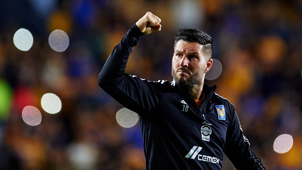 Gignac en festejo de gol