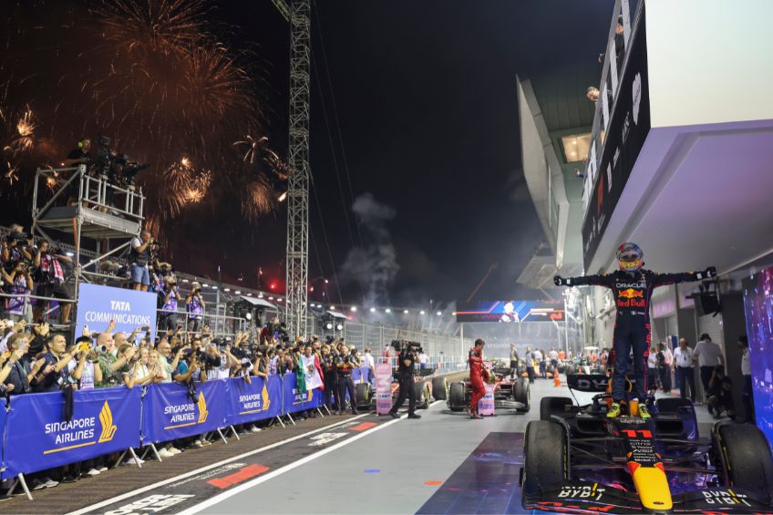 Checo Pérez tras ganar el GP de Singapur