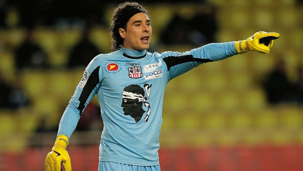 Ochoa con el Ajaccio