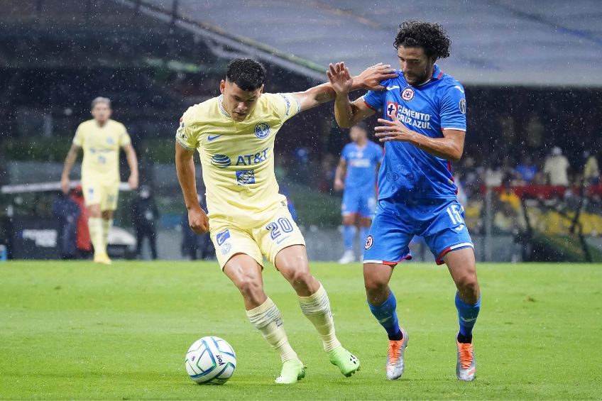 Richard Sánchez durante un partido del América