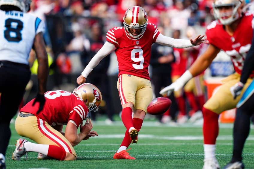 Los 49ers continúan con paso perfecto y exhiben amargura de los Giants