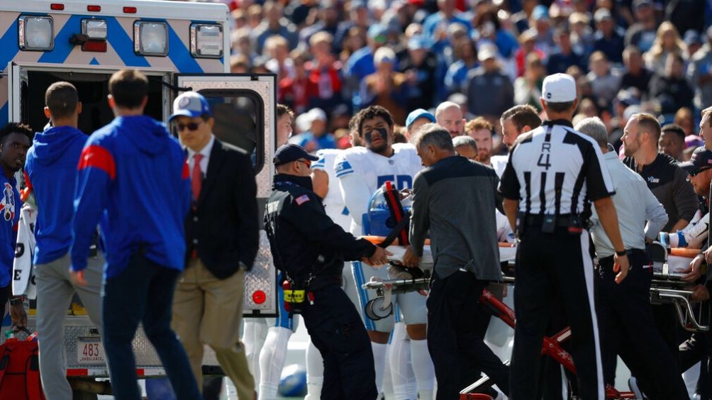 La ambulancia tuvo que ingresar al campo de juego