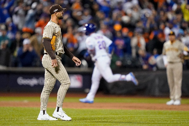 Nick Martínez después de conceder un jonrón solitario a Pete Alonso