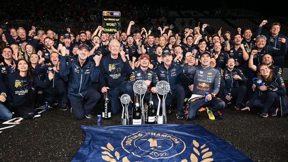 El equipo Red Bull celebra otro campeonato