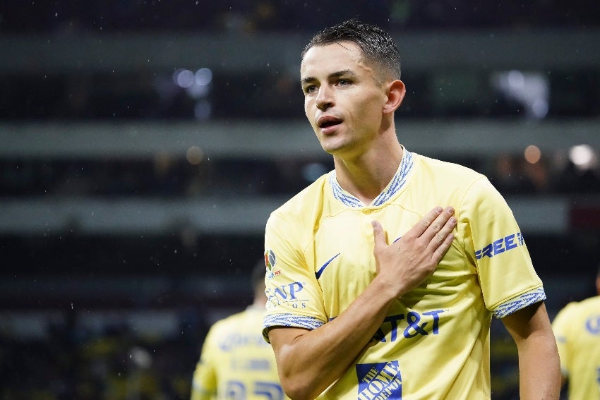 Fidalgo en celebración de gol