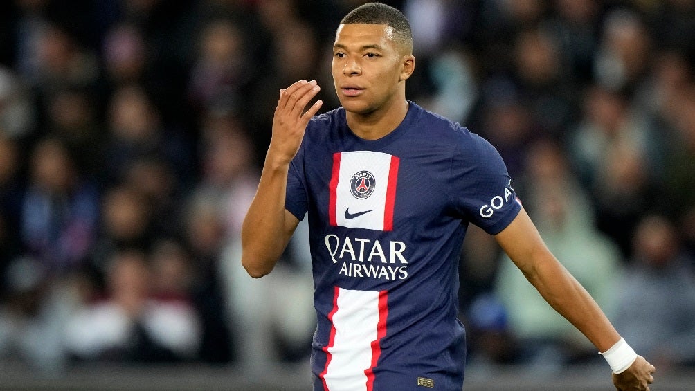 Mbappé en un partido con el PSG 