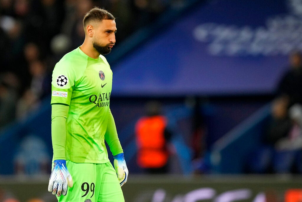 Donnarumma en actividad de Champions con PSG