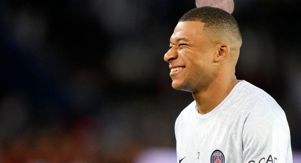 Kylian Mbappé previo a un partido del PSG