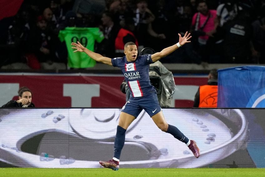 Kylian Mbappé festejando un gol