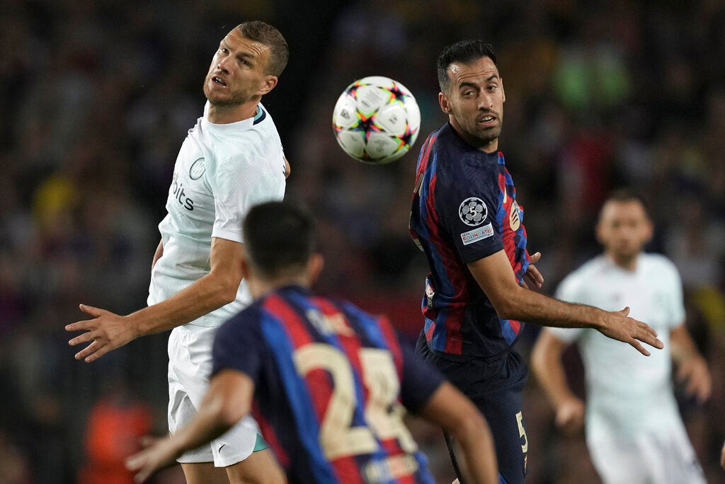 Sergio Busquets en acción con Barcelona