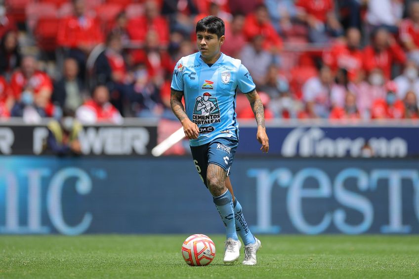 Chofis López durante un partido de Pachuca