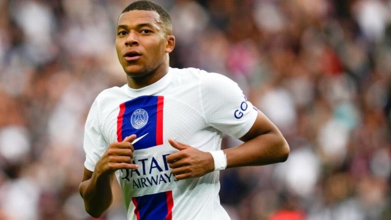 Mbappé, durante un duelo con los parisinos