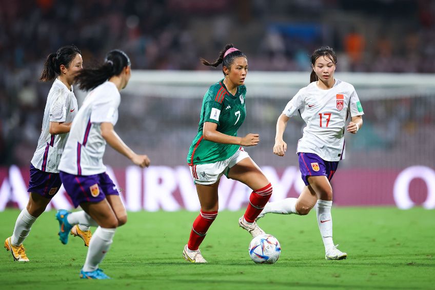 Maribel Flores durante un partido de México