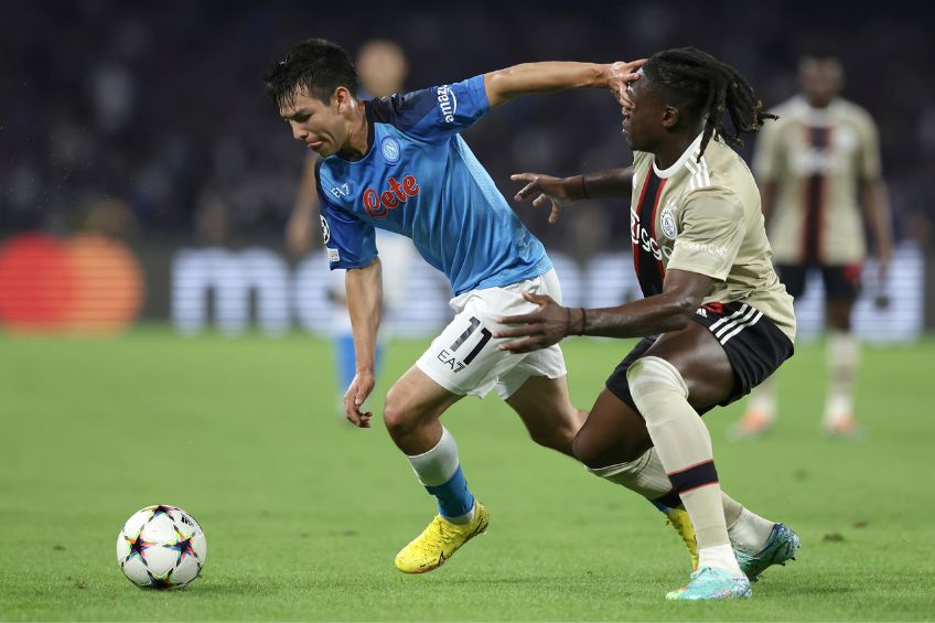 Chucky Lozano durante un partido del Napoli