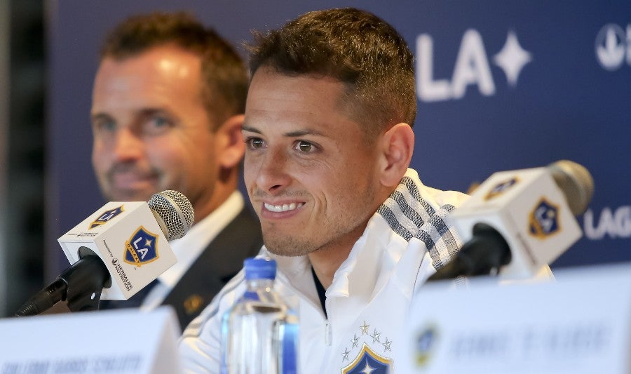 Chicharito en conferencia