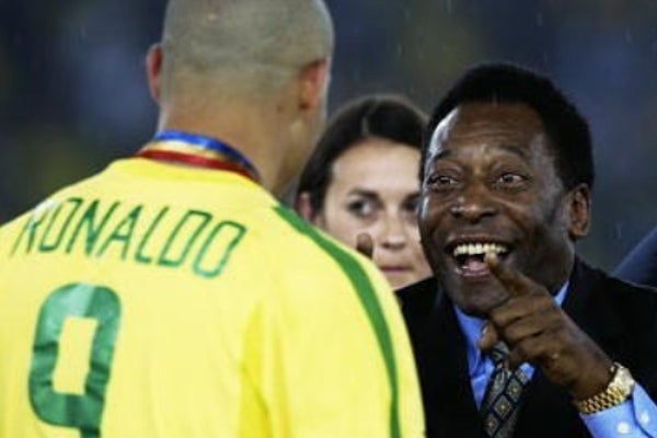 Ronaldo junto a Pelé