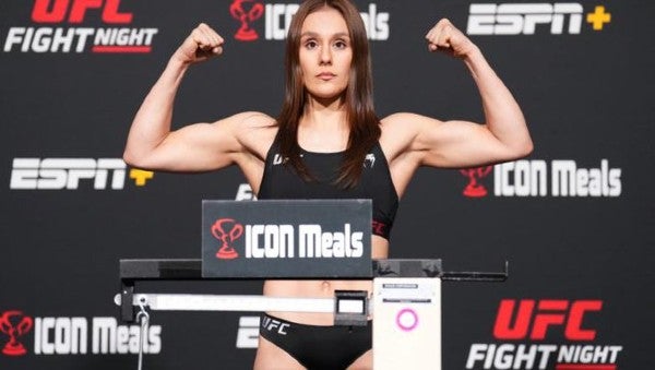 Alexa Grasso en ceremonia de pesaje