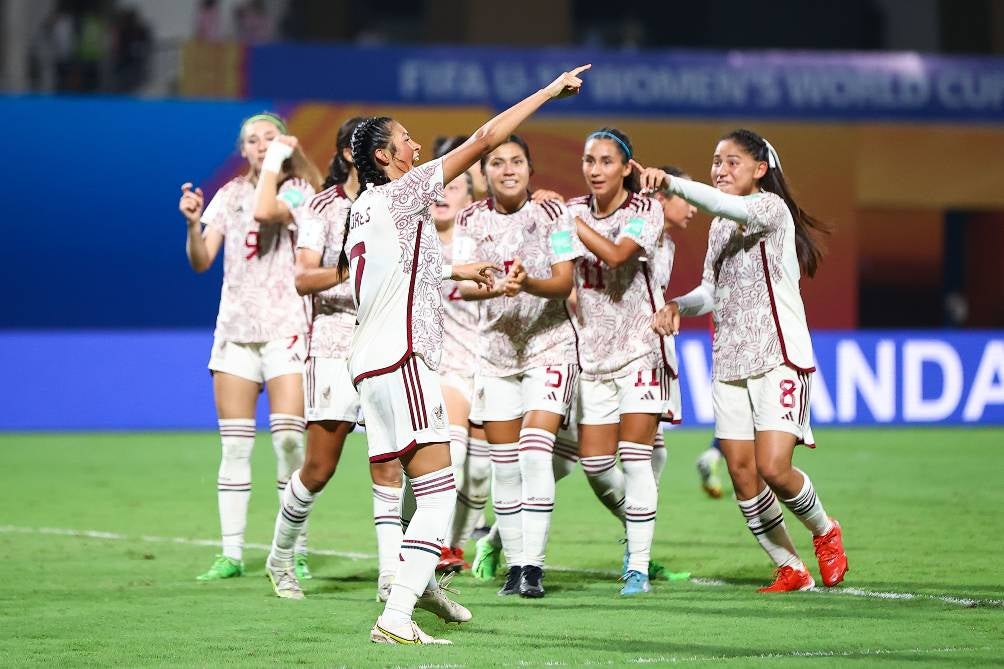 La Selección Mexicana festejando un gol