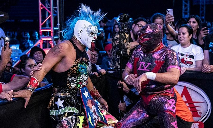 Villano IV en lucha ante Psycho Clown