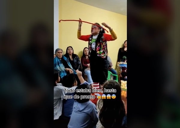 Niño reveló infidelidad de su papá durante show de payasita