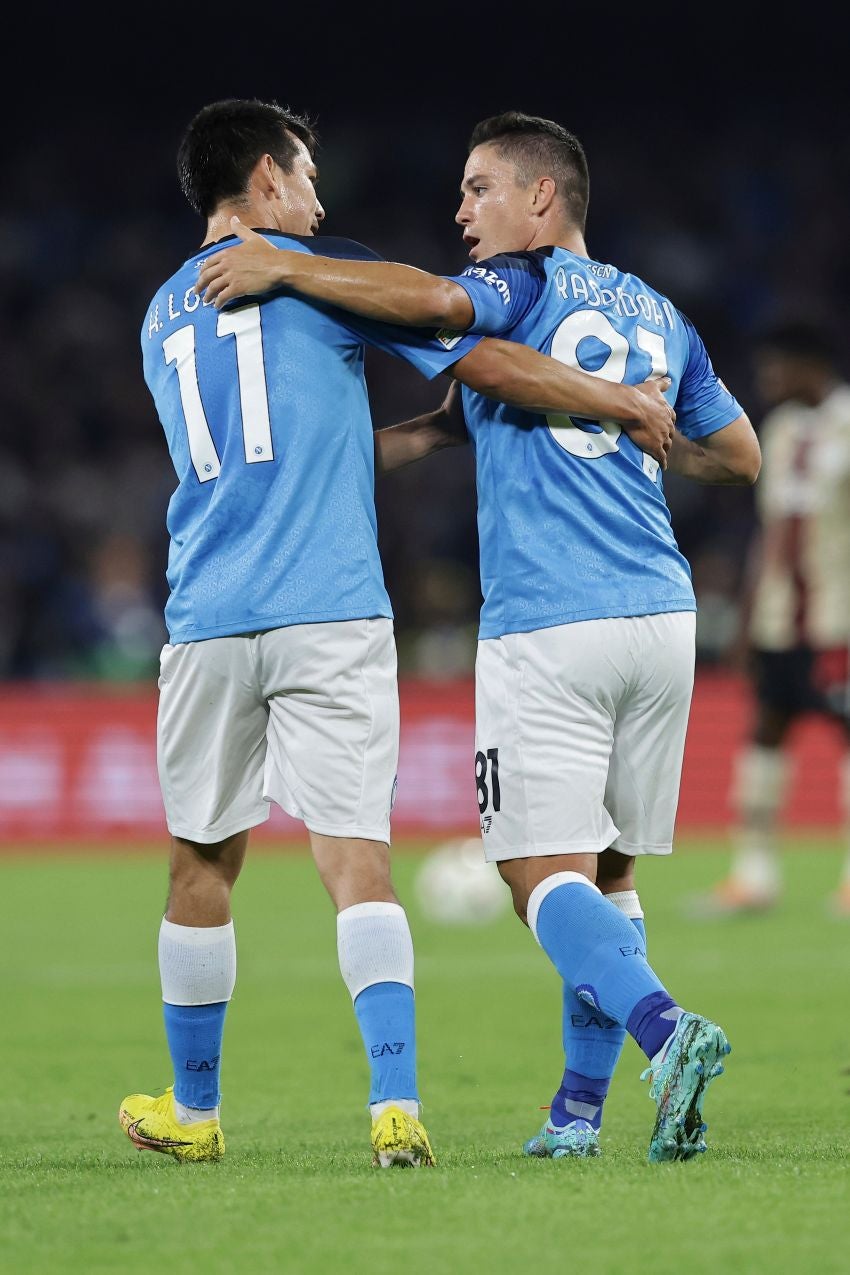 Chucky Lozano en celebración de gol 