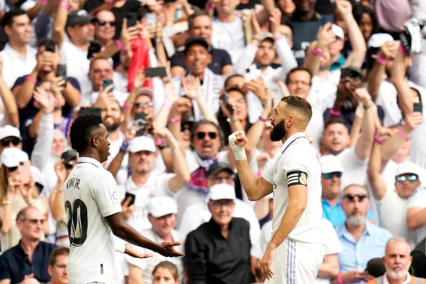 Benzema celebrando su gol