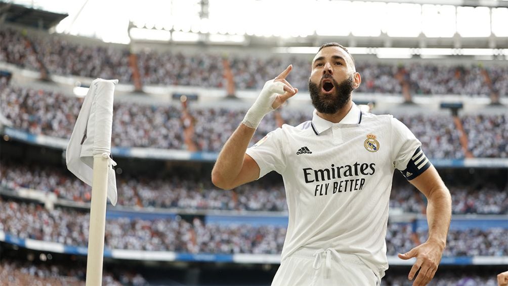 Benzema celebra su primera anotación