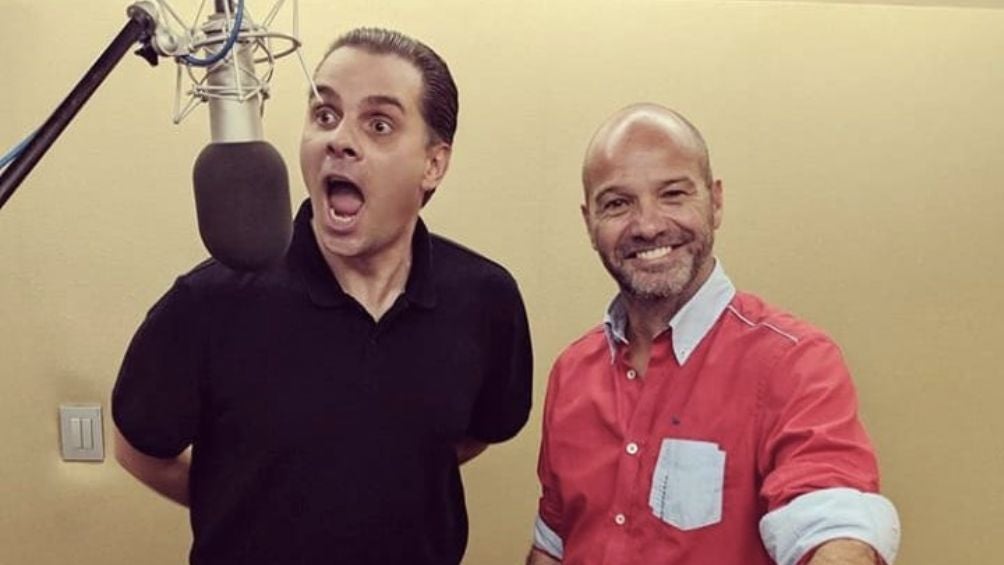 Martinoli y García grabando un podcast