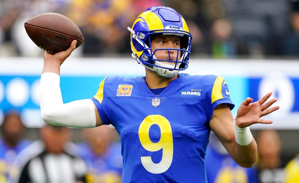 Matthew Stafford en juego con los Rams