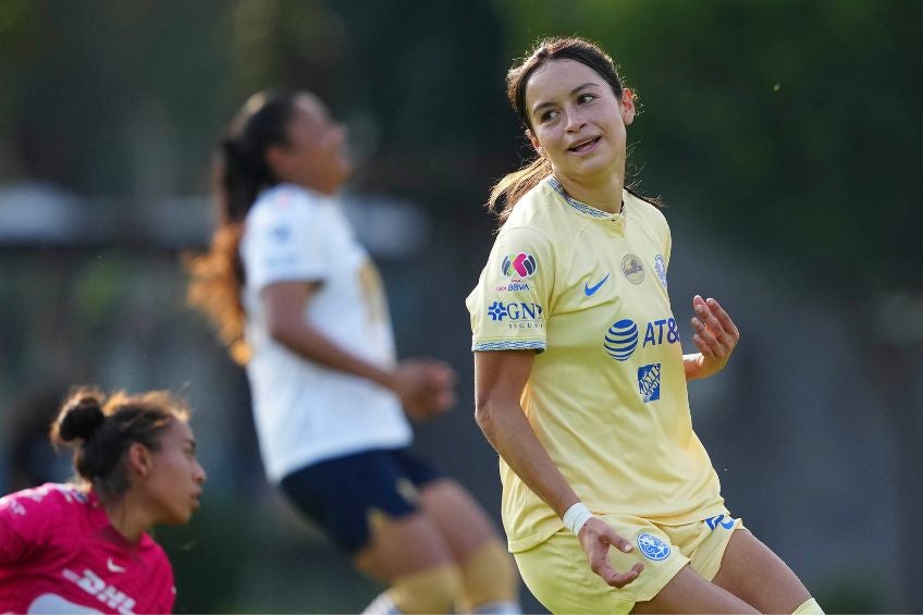 Scarlett Camberos festejando un gol