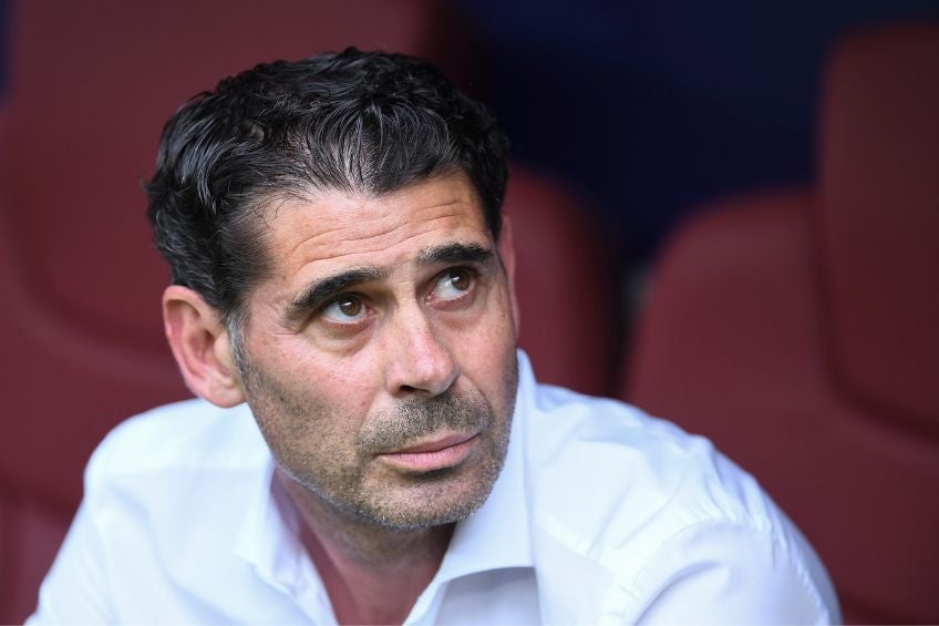 Fernando Hierro previo a un partido de España