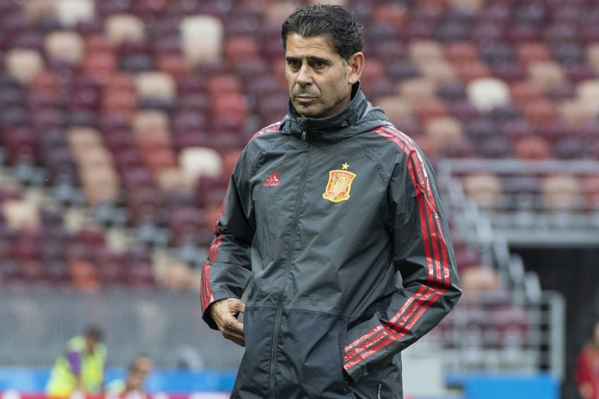 Fernando Hierro entrenando a España