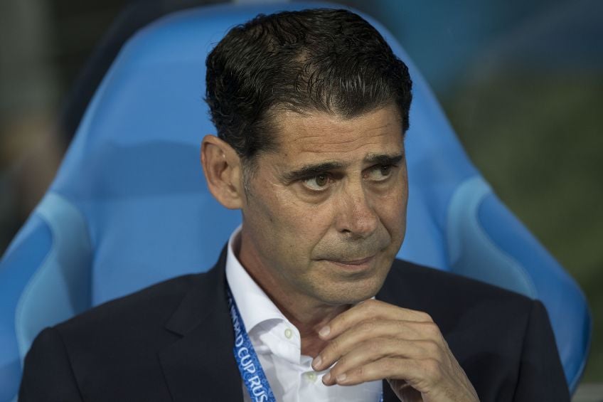 Fernando Hierro previo a un partido de España