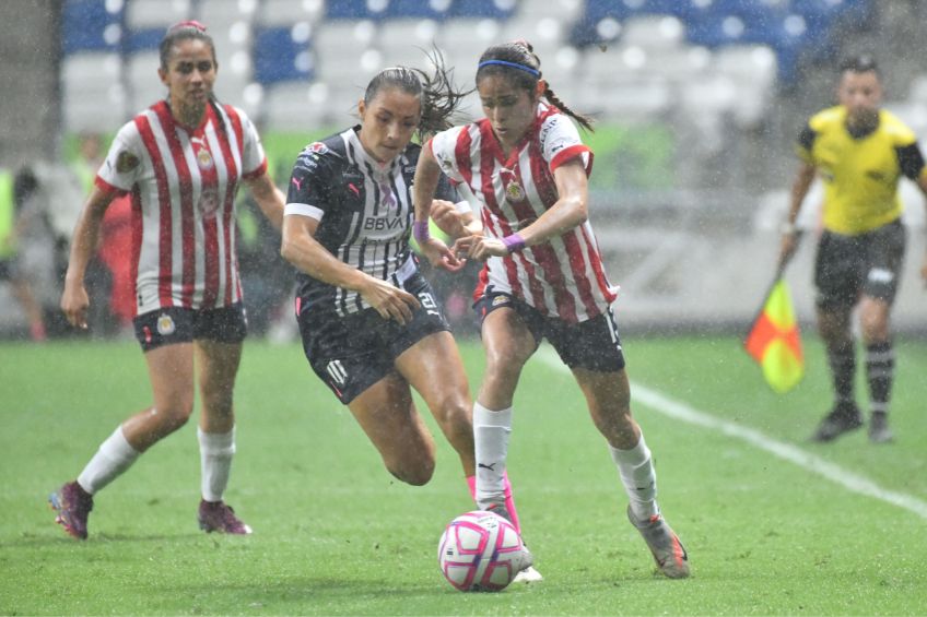 Joseline Montoya durante un partido de Chivas