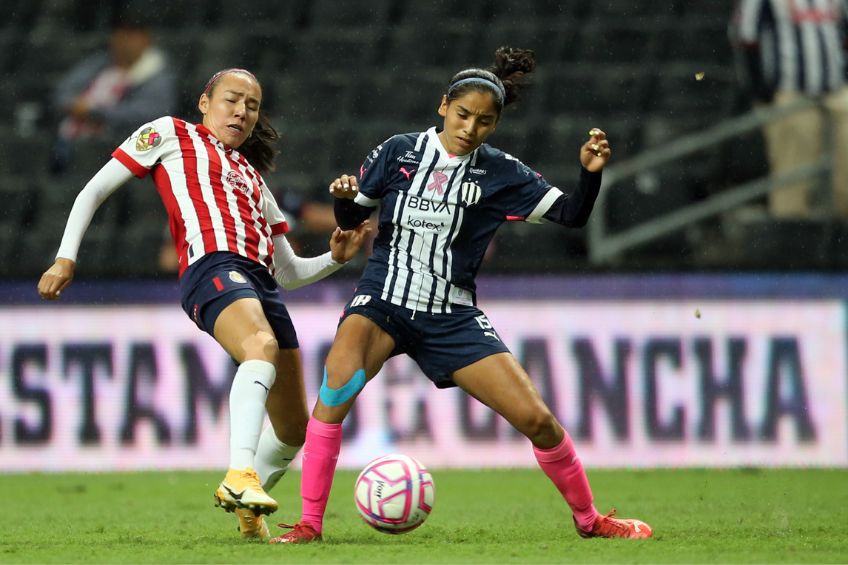 Gabriela Valenzuela durante un partido de Chivas