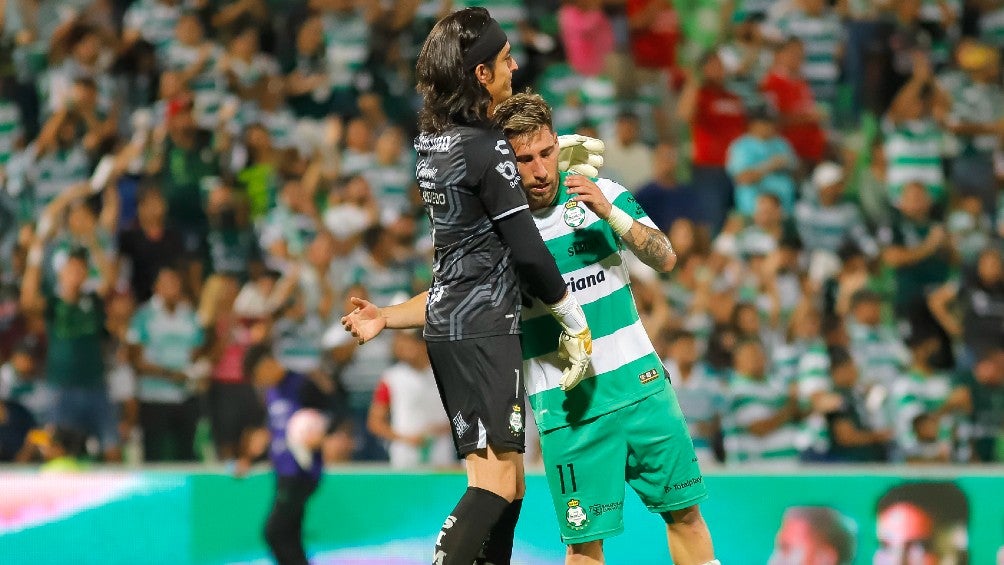 Santos: Carlos Acevedo rompió en llanto tras la eliminación en Cuartos de Final