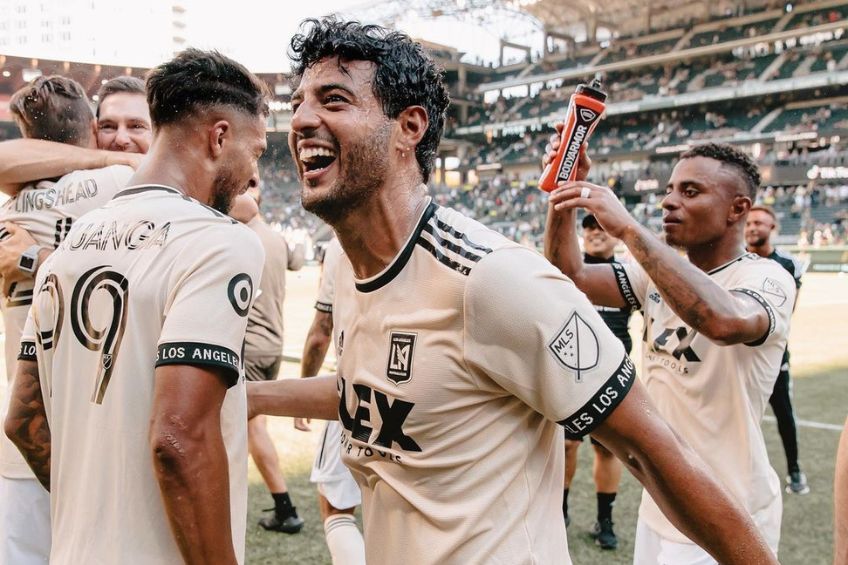 Carlos Vela tras un partido del LAFC