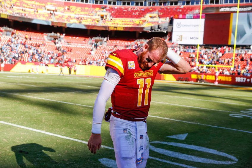 Carson Wentz tras un partido de los Washington Commanders